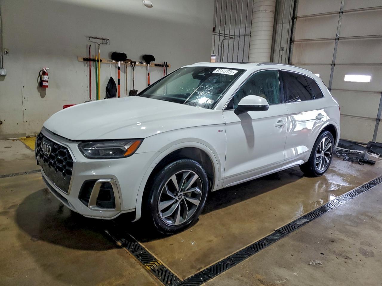 2022 Audi Q5 Premium Plus 45