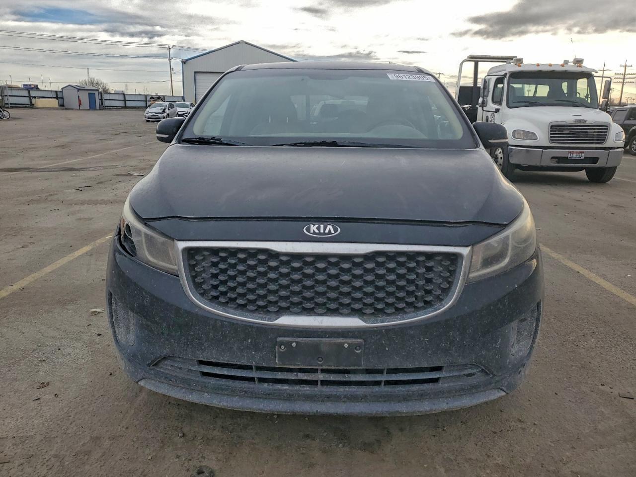 2015 Kia Sedona Lx - Image 5