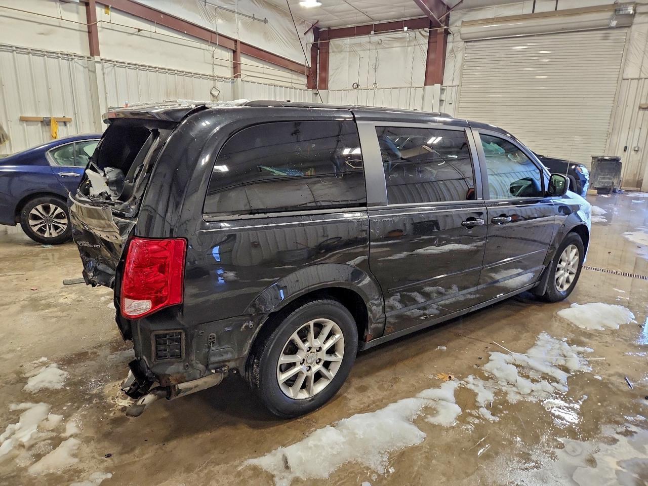 2013 Dodge Grand Caravan R/T - Image 3