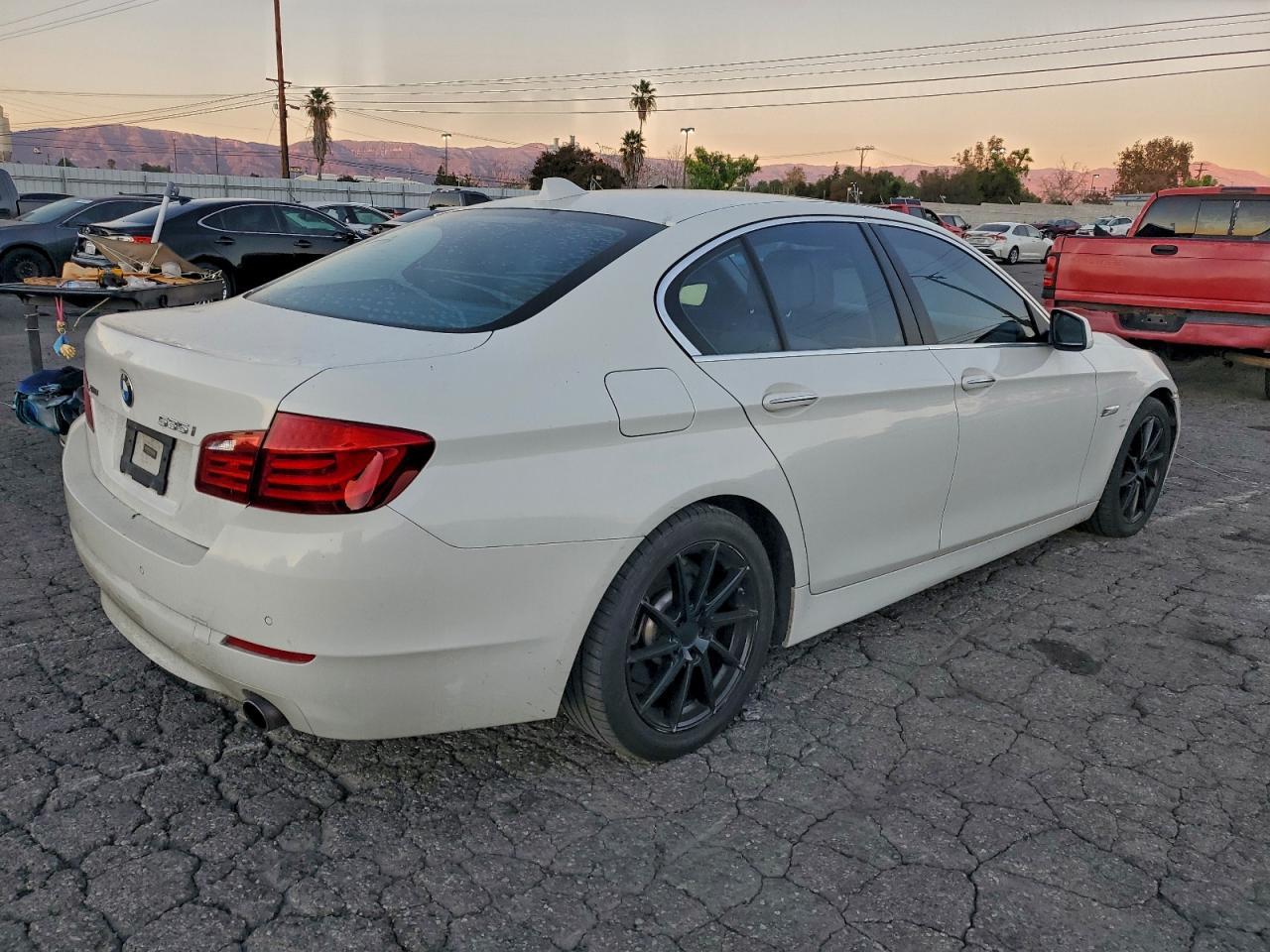 2013 BMW 535 Xi - Фото 3
