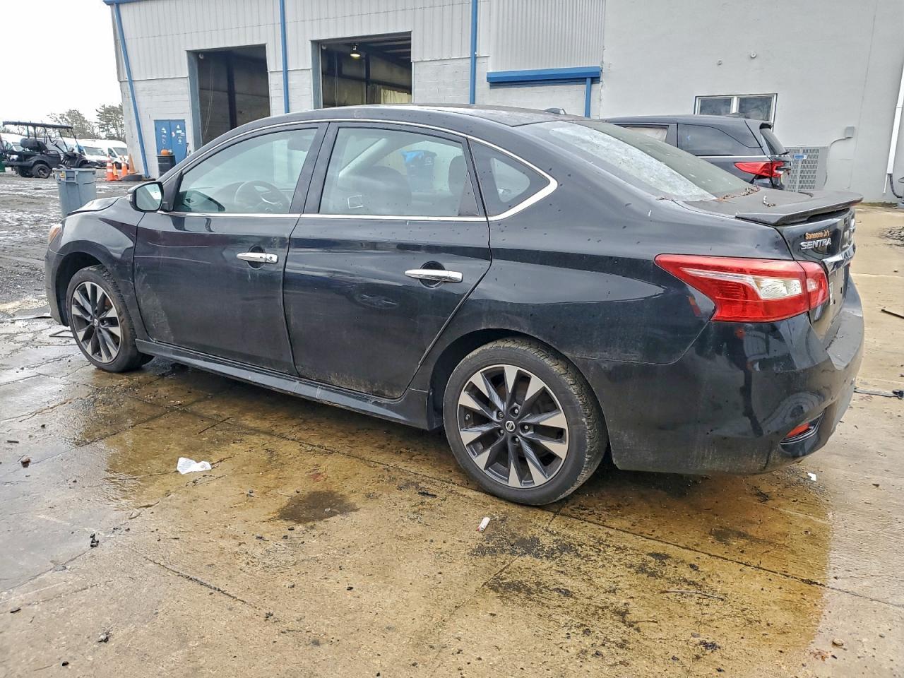 2016 Nissan Sentra S - Фото 2