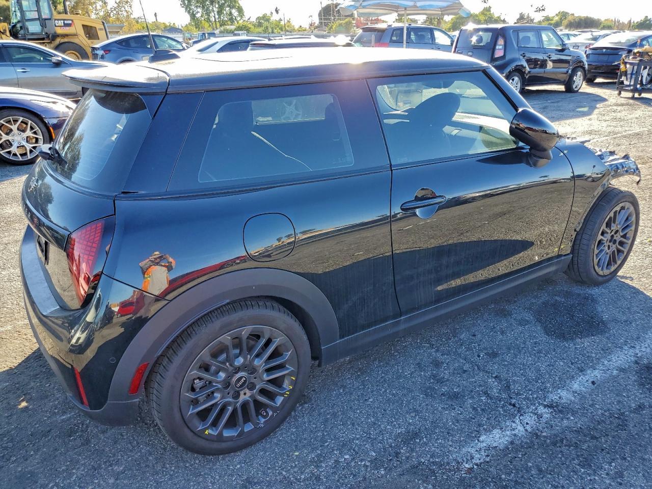 2025 Mini Cooper S - Image 3