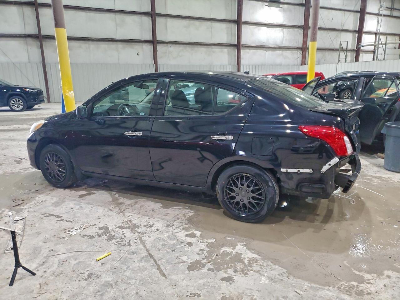 2014 Niss Versa - Image 2