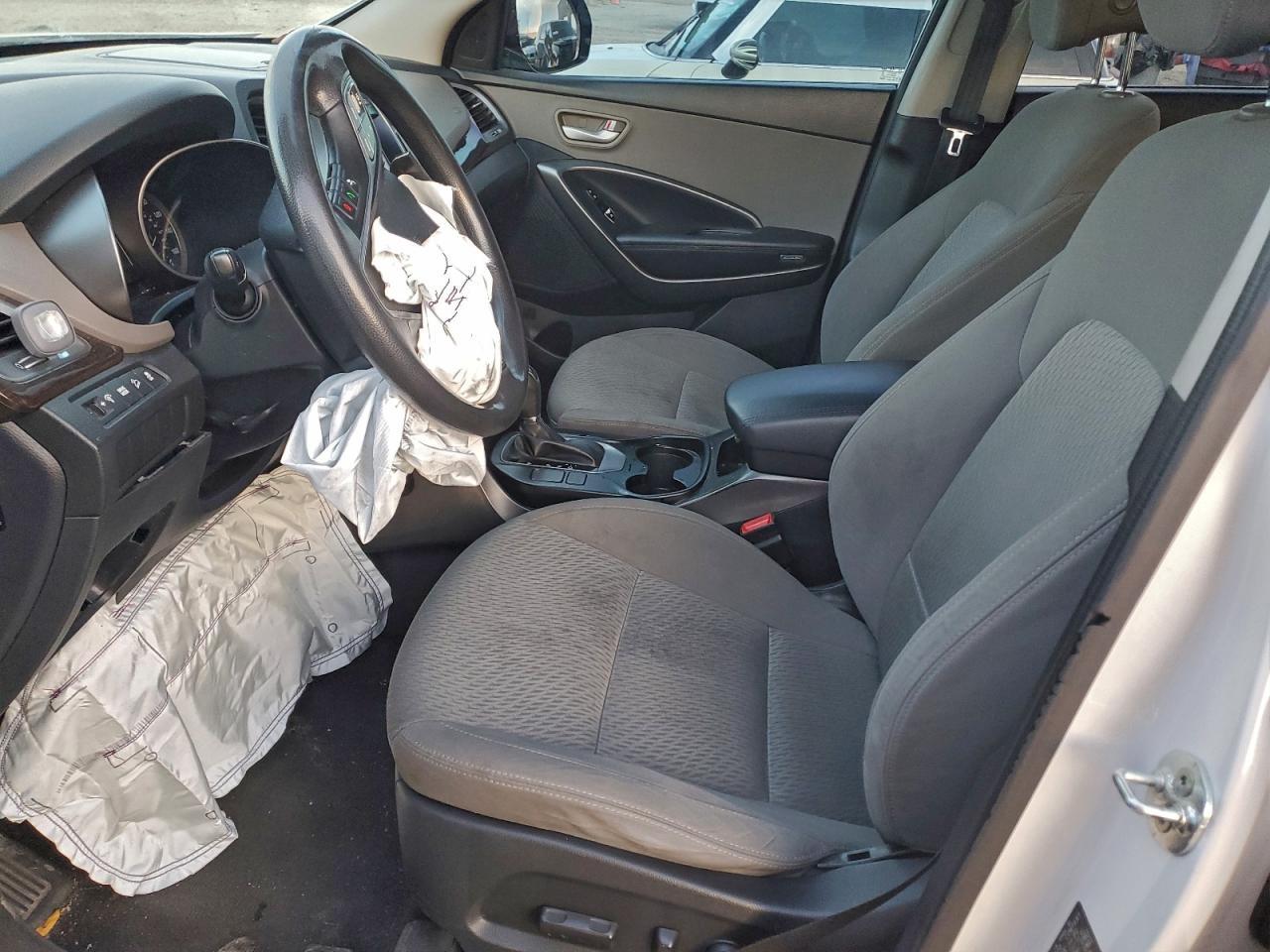 2017 Hyundai Santa Fe Se - Image 7