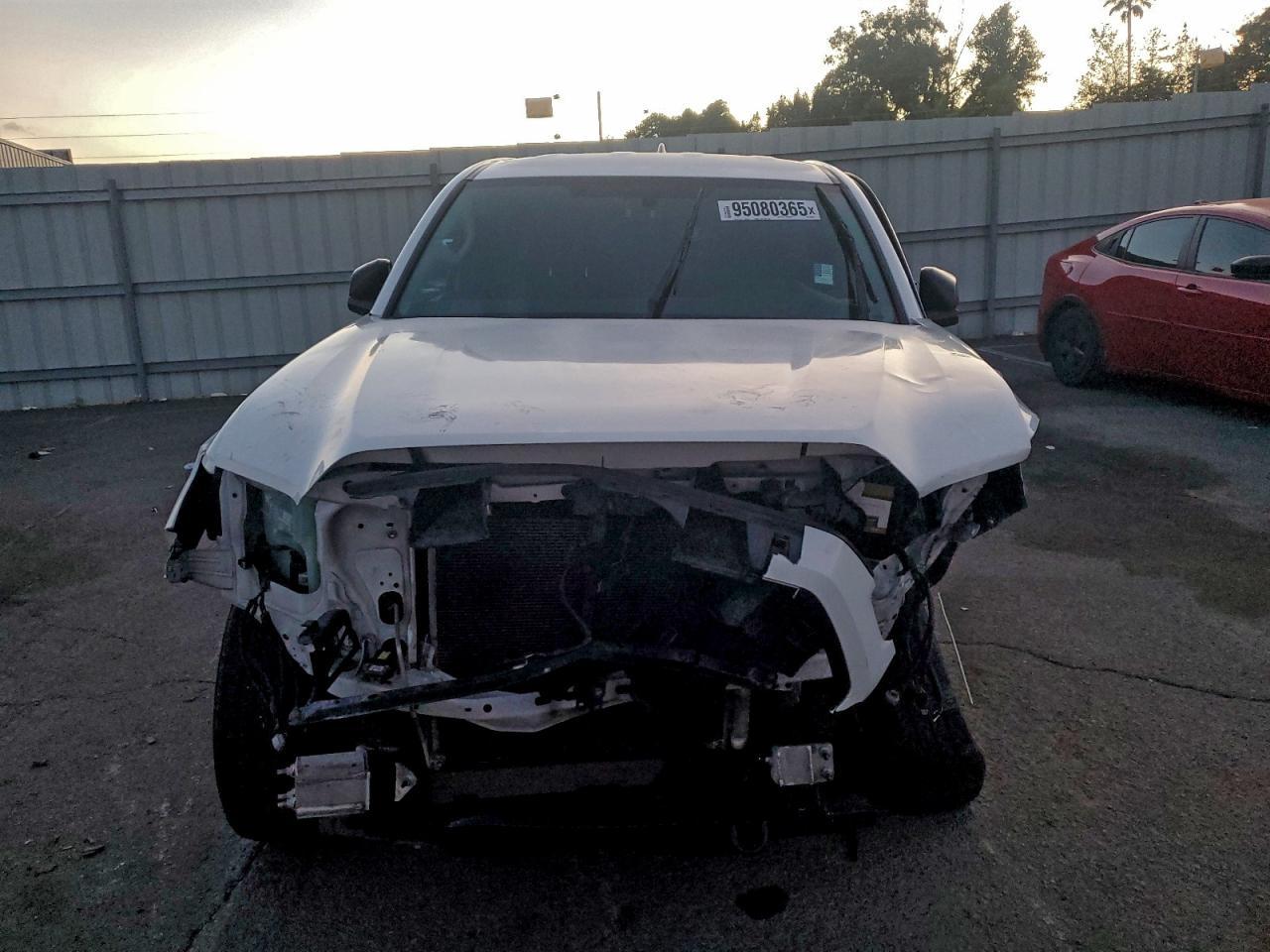 2017 Toyota Tacoma Access Cab - Image 5