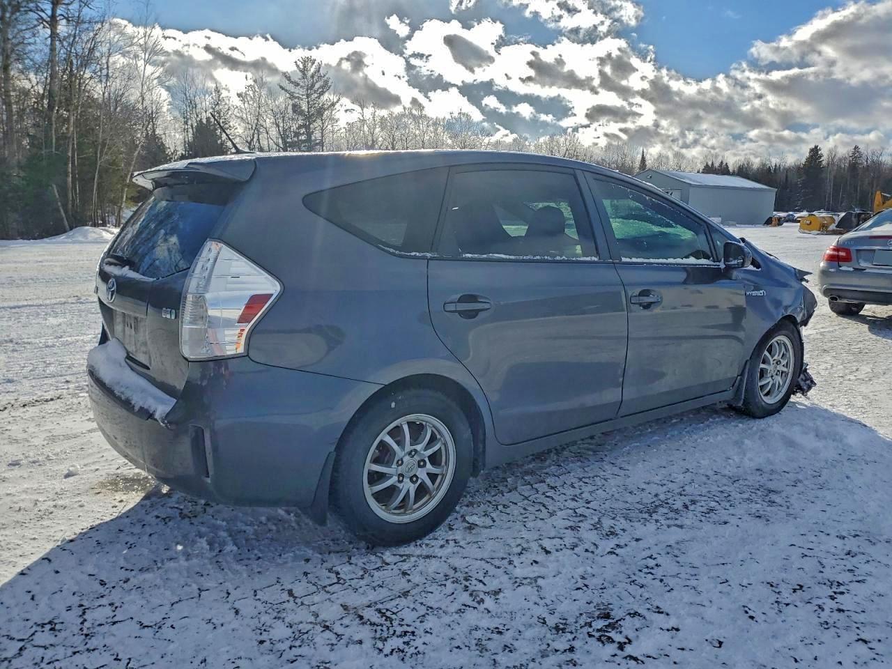 2012 Toyota Prius V - Фото 3
