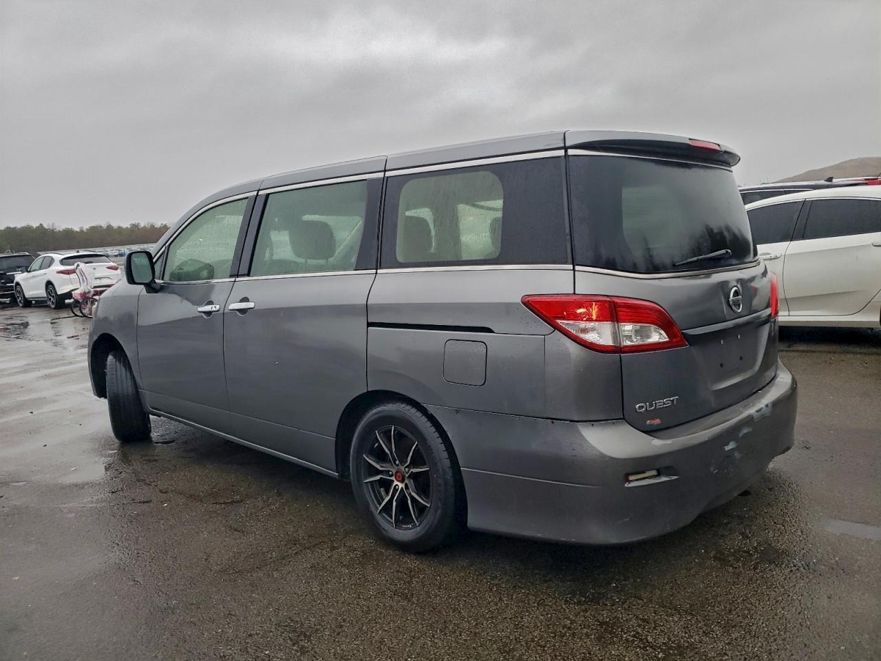 2016 Nissan Quest - Фото 2