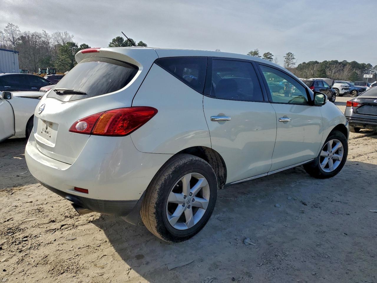 2010 Nissan Murano S - Фото 3