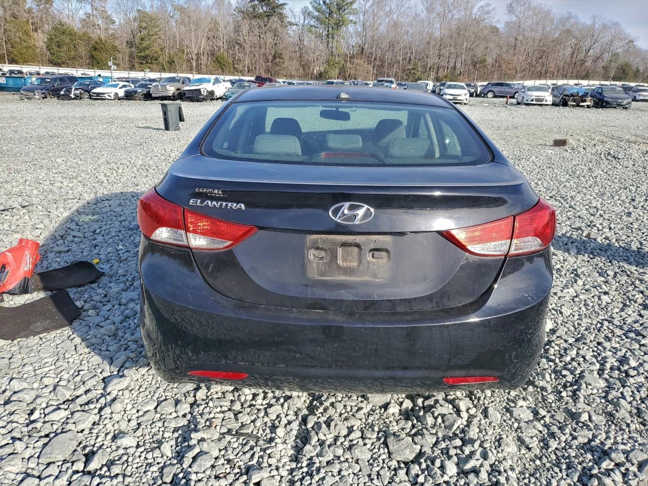 2012 Hyundai Elantra - Image 6