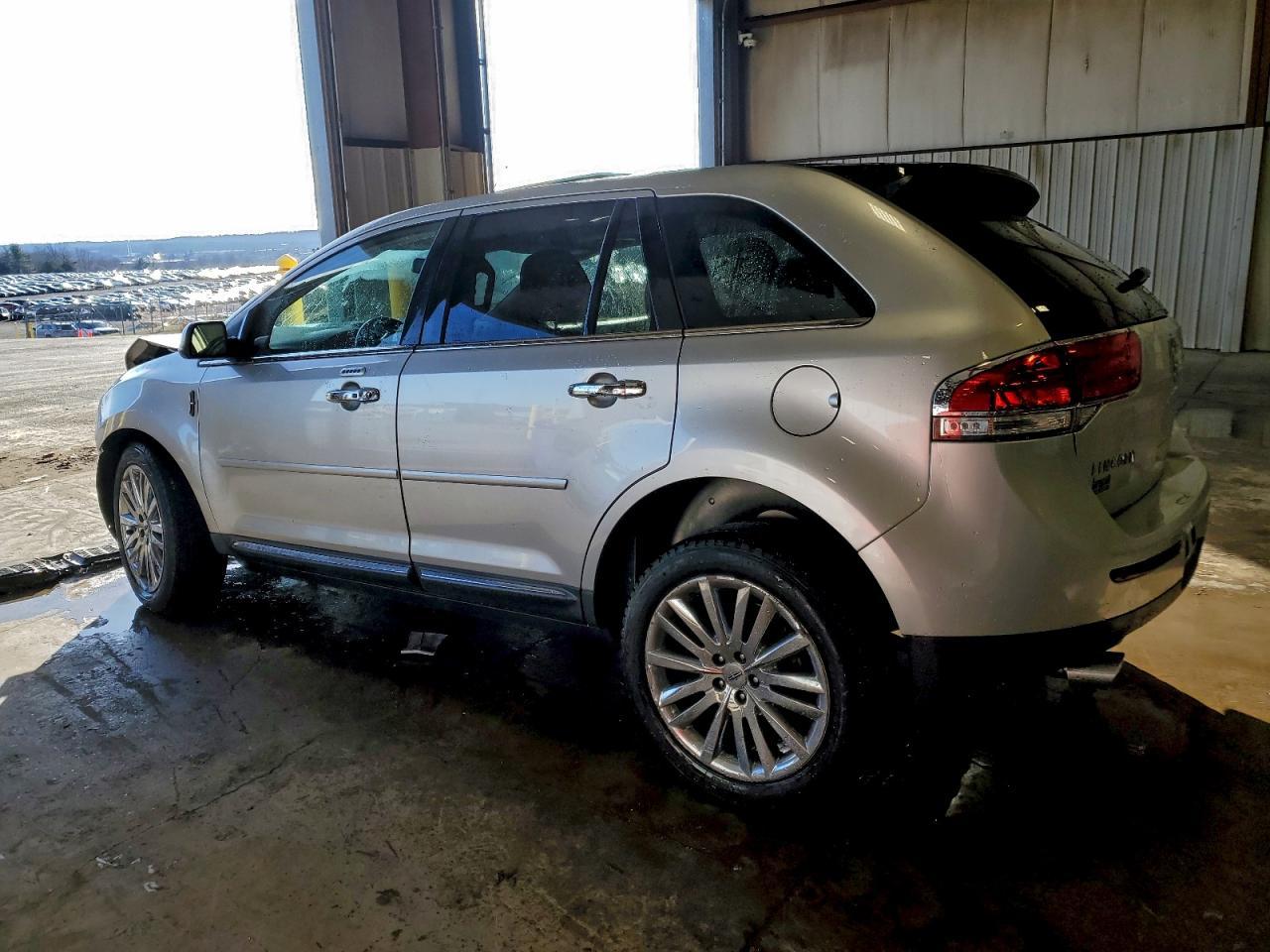 2012 Lincoln Mkx - Image 2