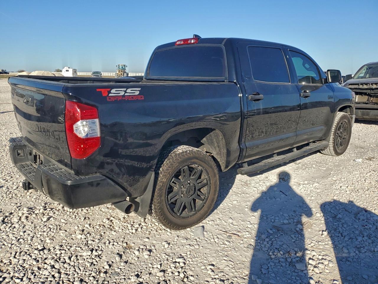 2021 Toyota Tundra Crewmax Sr5 - Фото 3