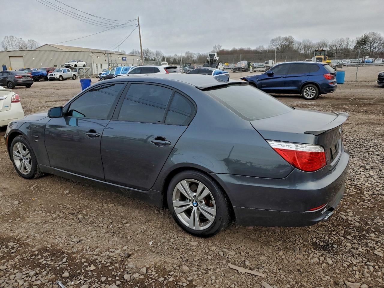 2010 BMW 528 Xi - Image 2