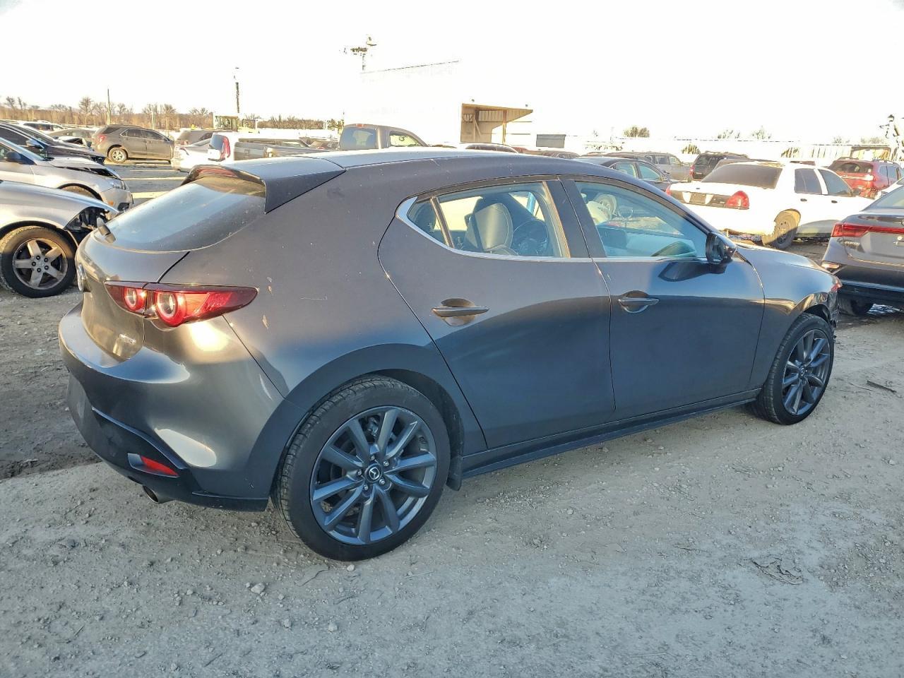 2023 Mazda 3 Preferred - Image 3