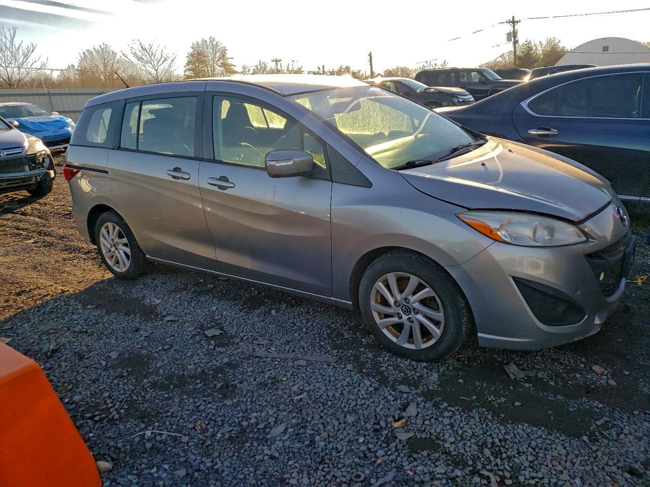 2013 Mazda 5 - Image 4