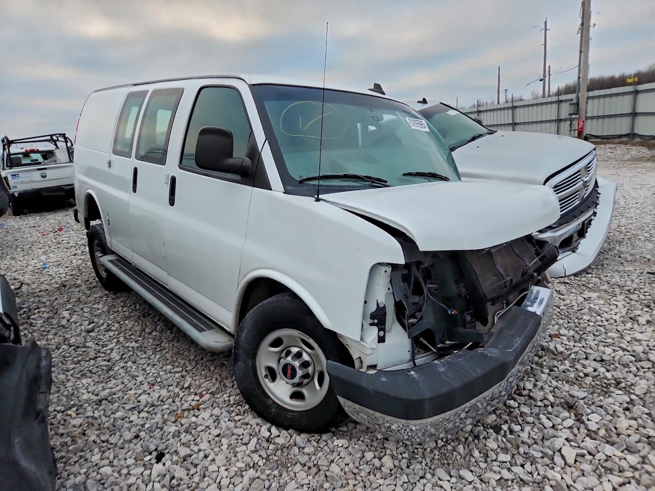 2020 GMC Savana G2500 - Фото 4