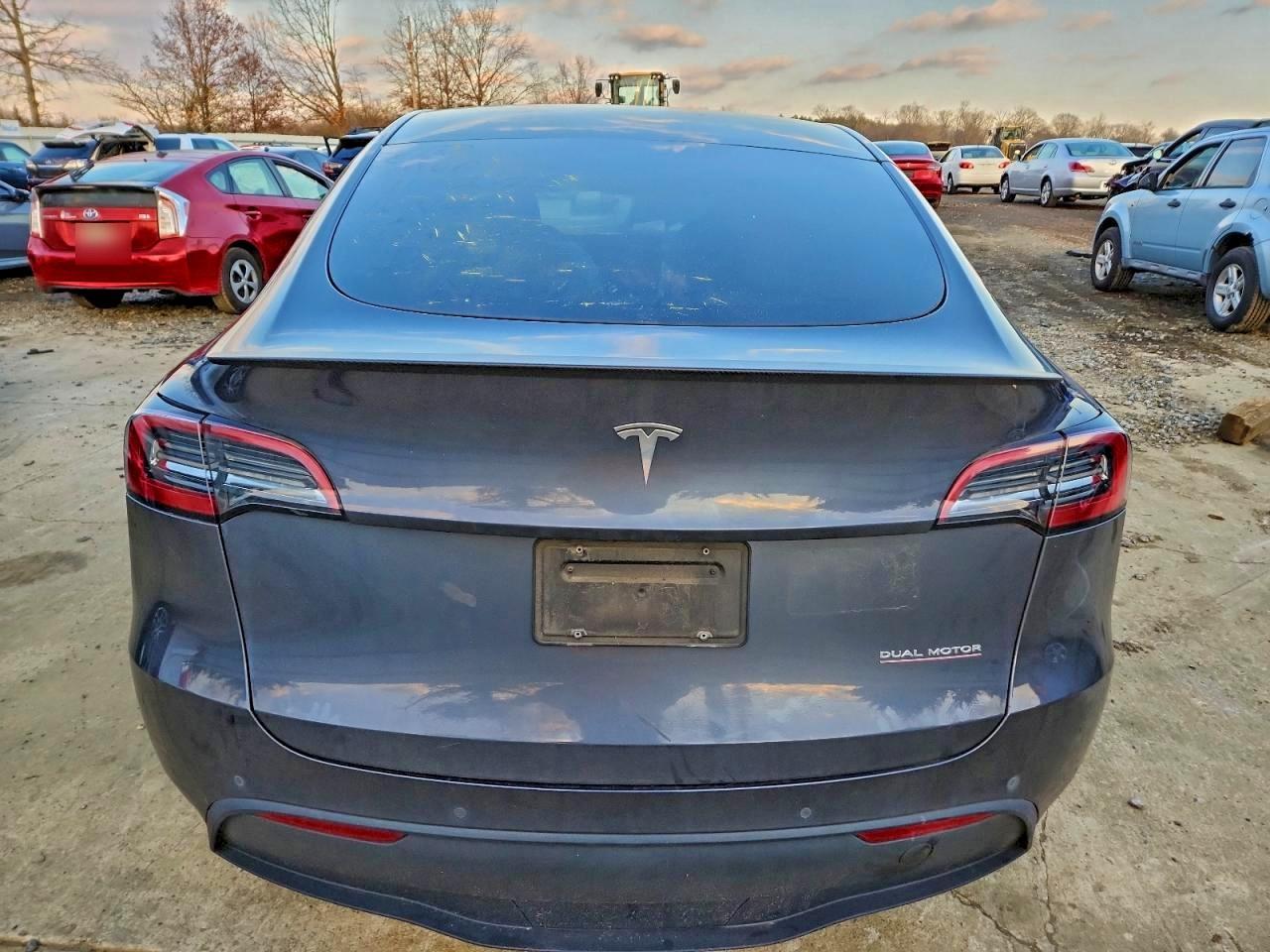 2022 Tesla Model Y - Фото 6