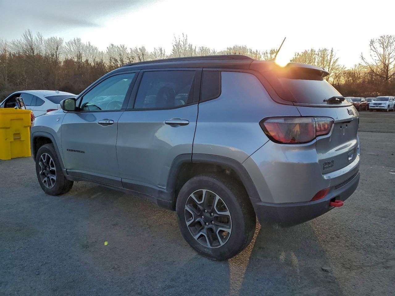 2019 Jeep Compass Trailhawk - Image 2