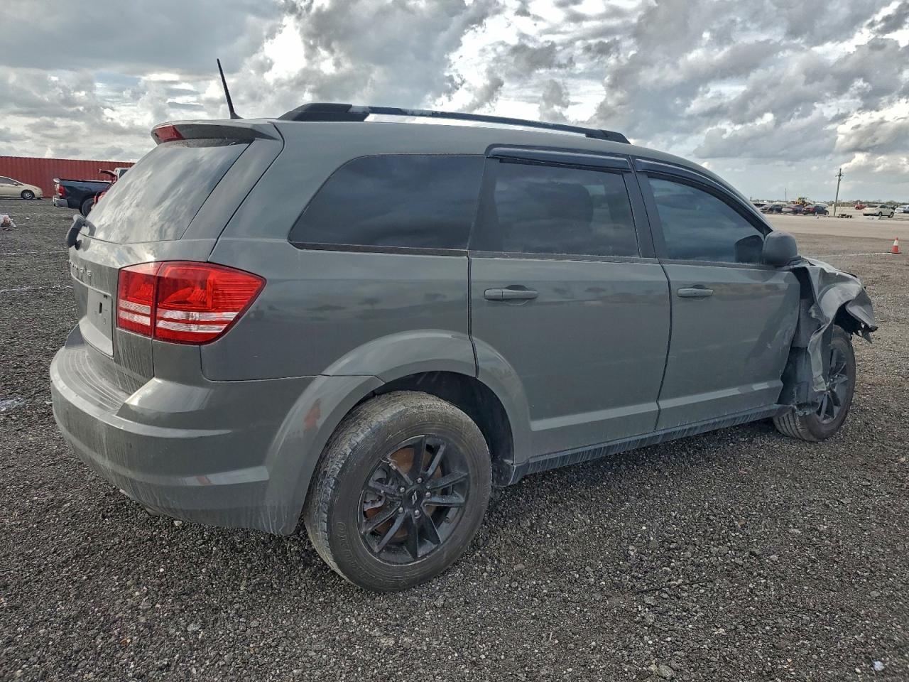 2020 Dodge Journey Se - Фото 3