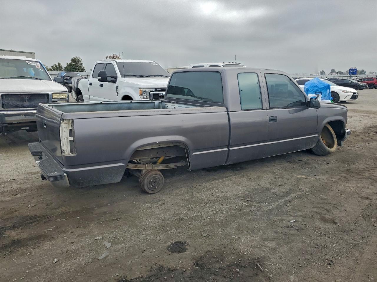 1992 Chevrolet Gmt-400 C1500 - Image 3