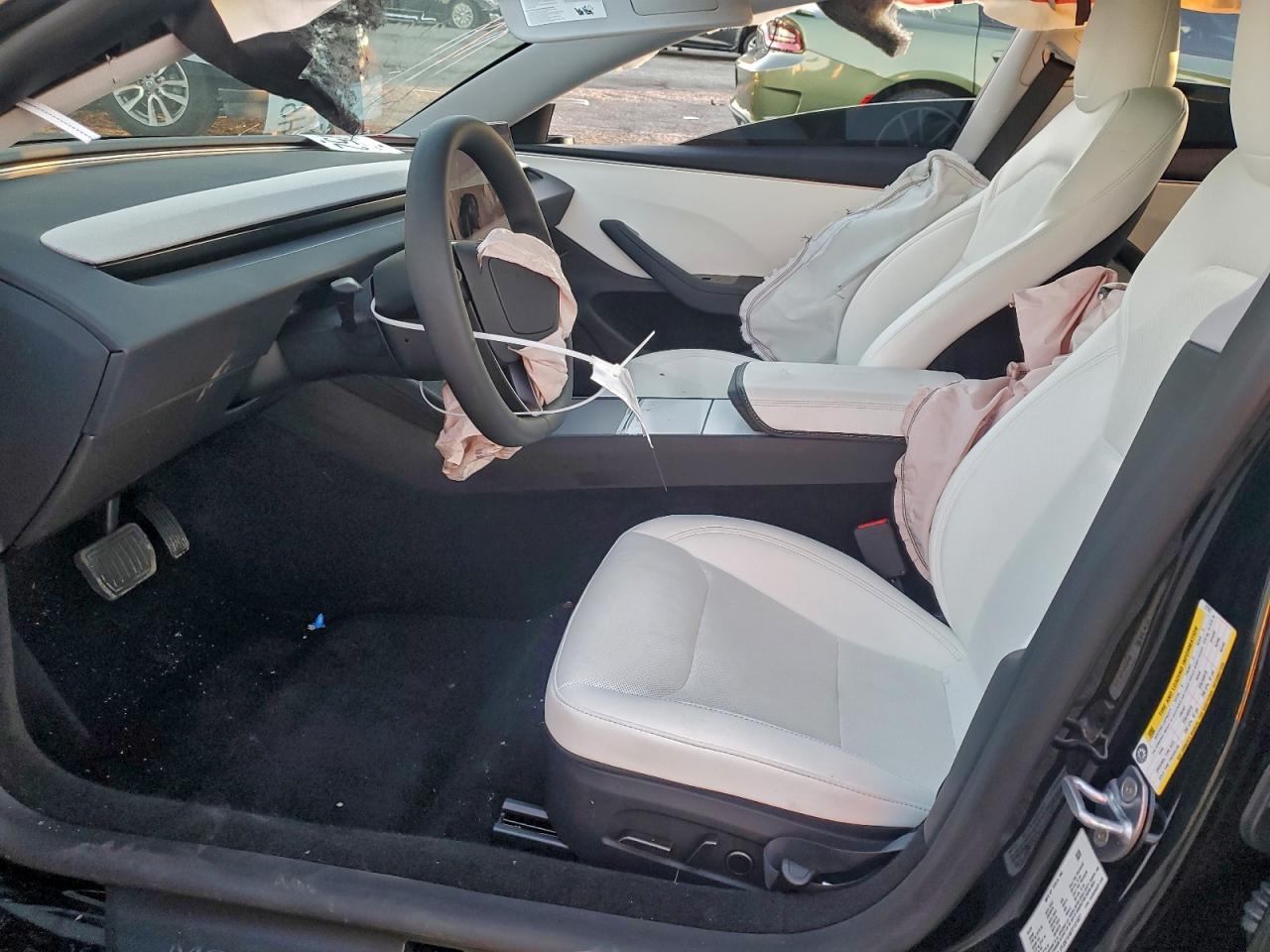 2026 Tesla Model 3 - Фото 7