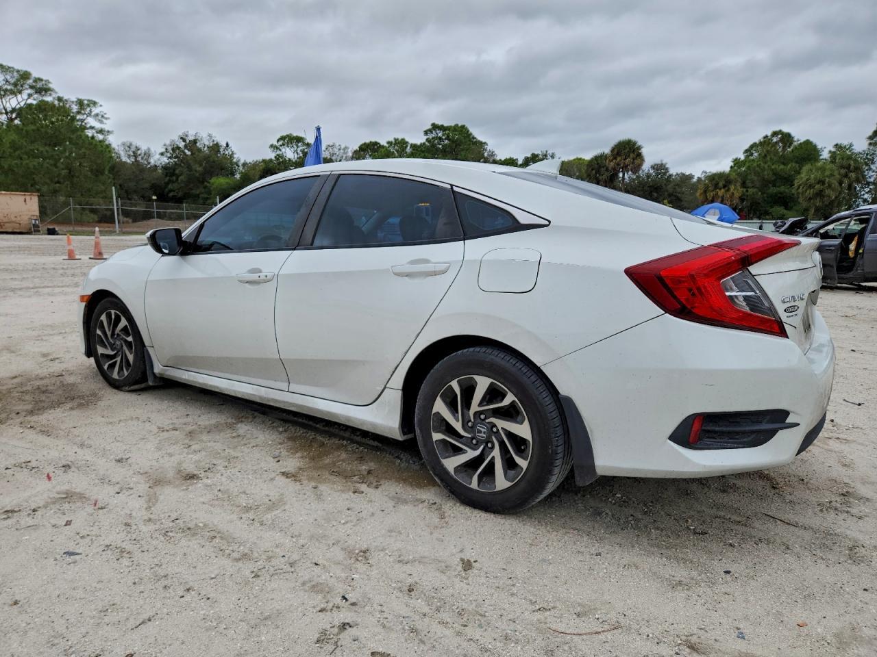 2018 Honda Civic Ex - Фото 2