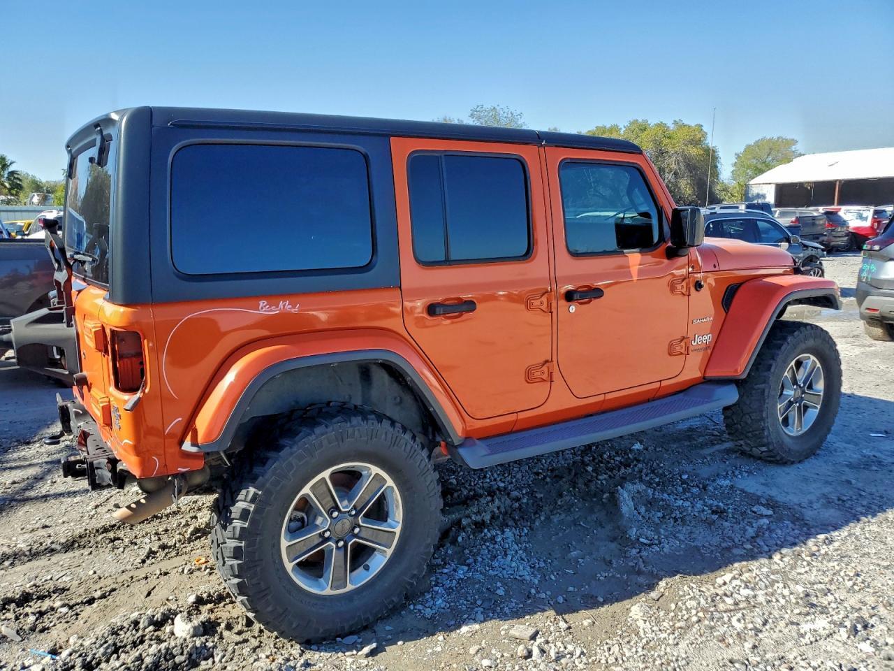2018 Jeep Wrangler Unlimited Sahara - Image 3