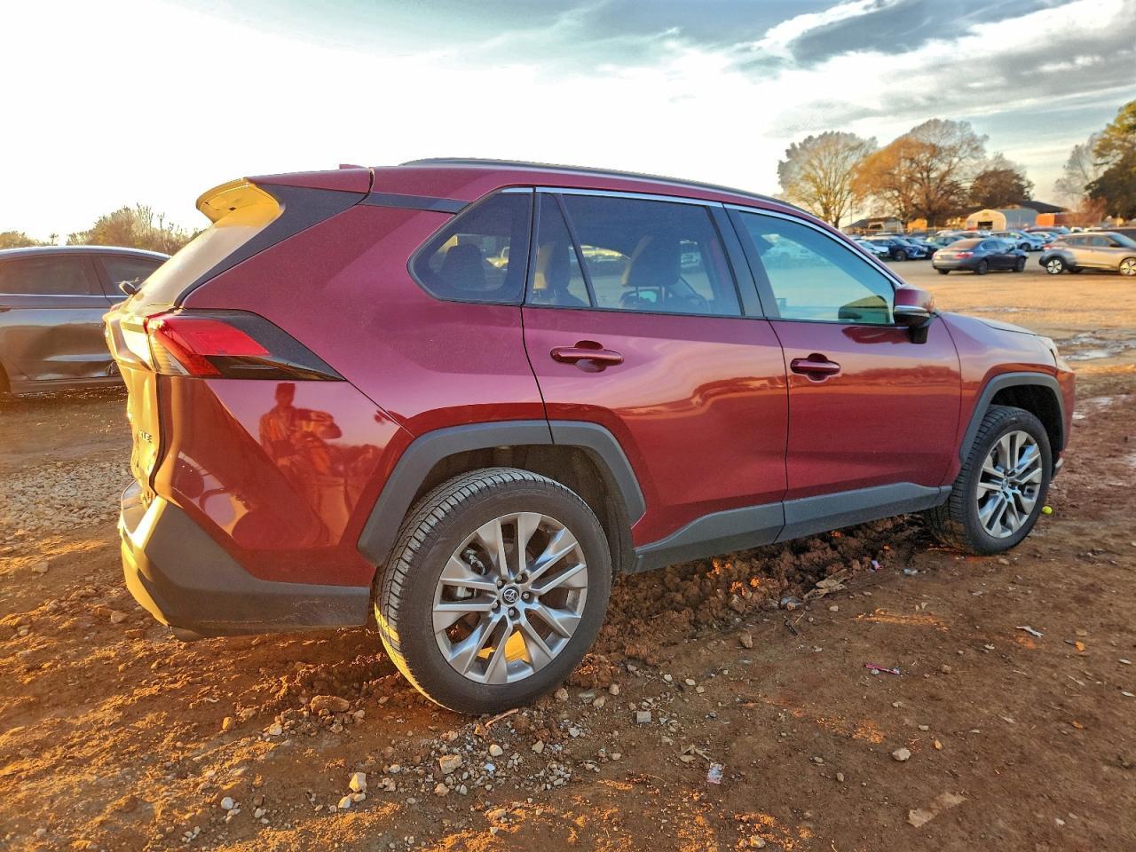 2021 Toyota Rav4 Xle Premium - Фото 3