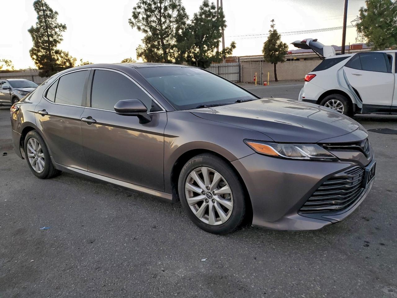 2018 Toyota Camry L - Фото 4