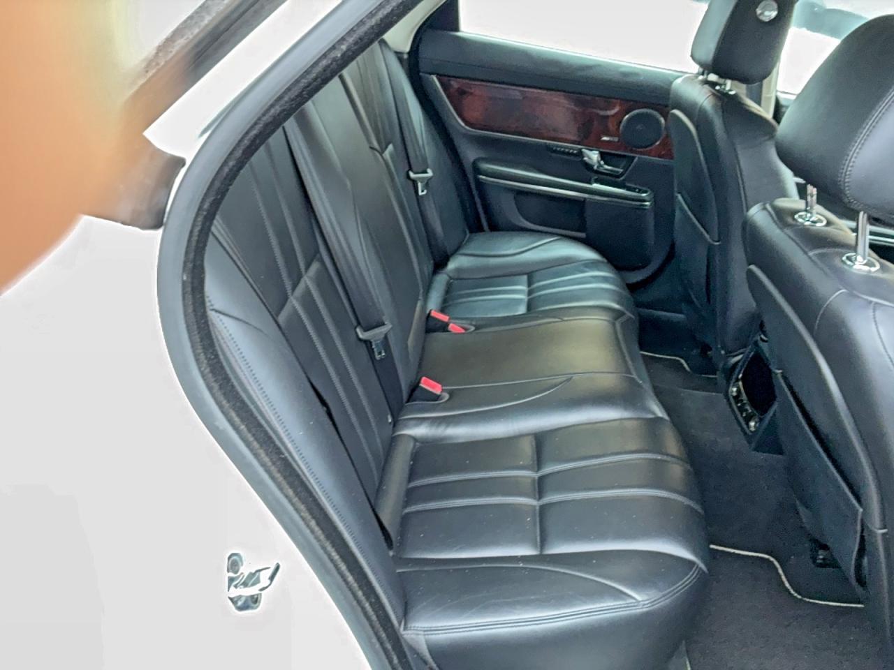 2013 Jaguar Xj - Image 6