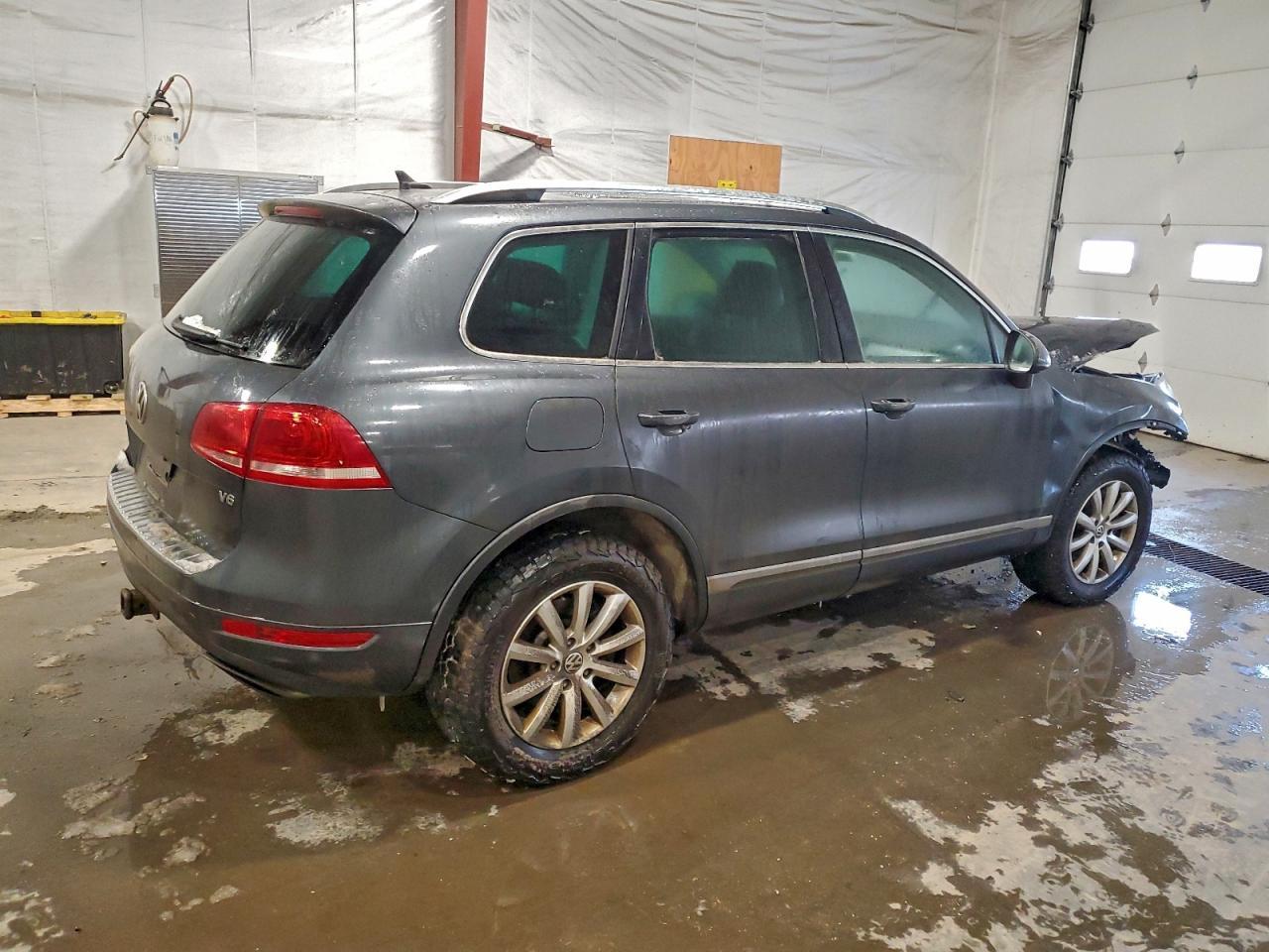 2011 Volkswagen Touareg V6 - Фото 3