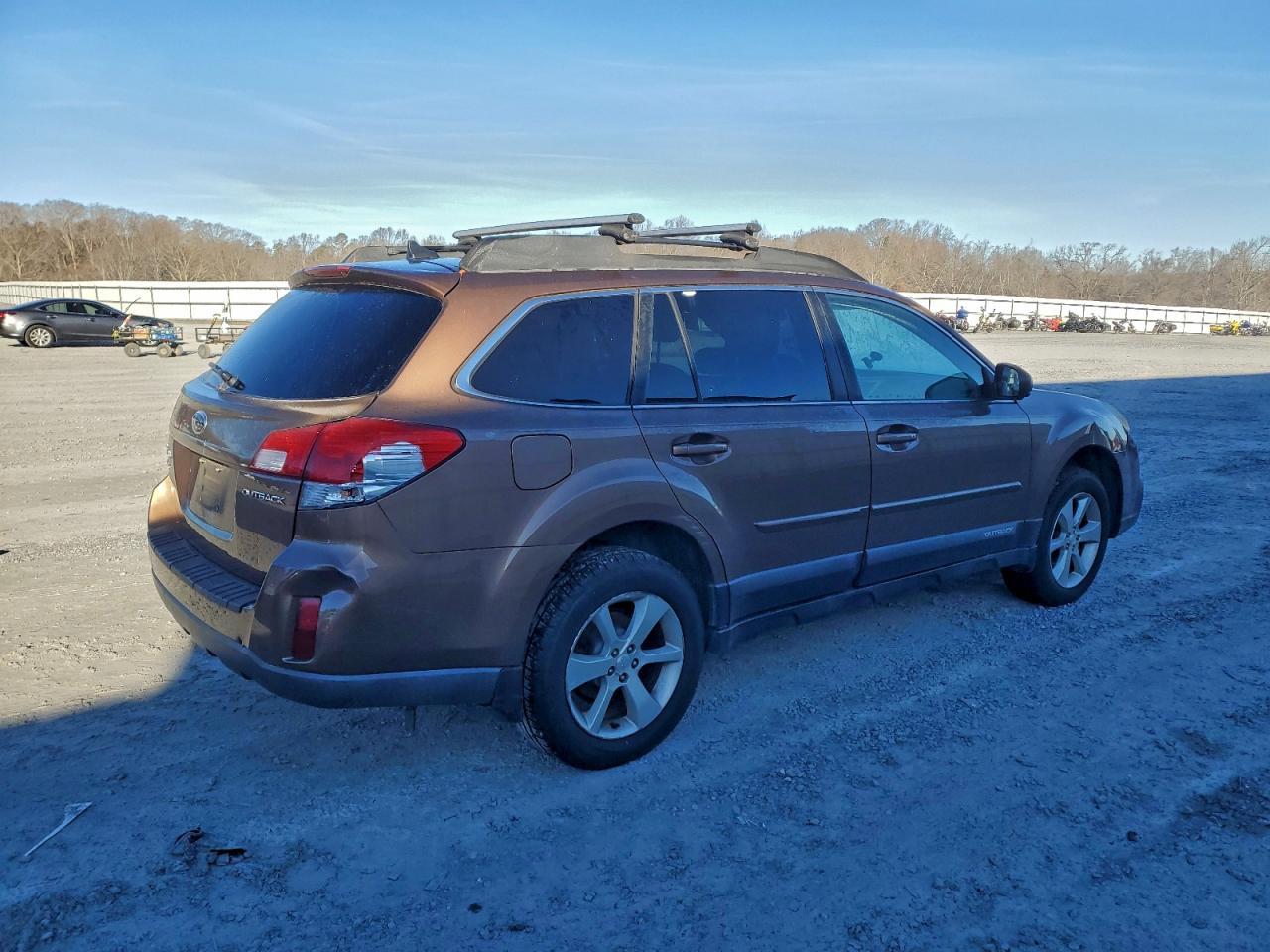 2013 Subaru Outback 2.5I Limited - Image 3