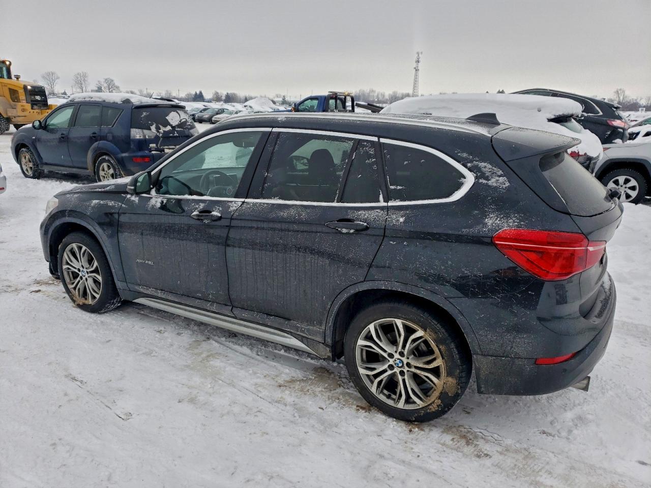 2016 BMW X1 xDrive28I - Фото 2