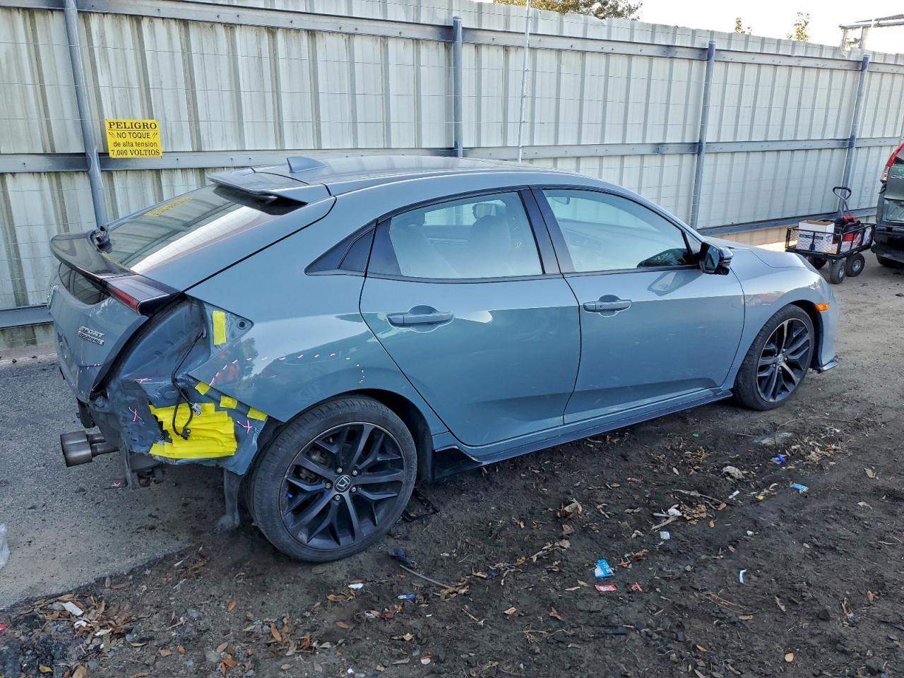 2021 Honda Civic Sport Touring - Image 3