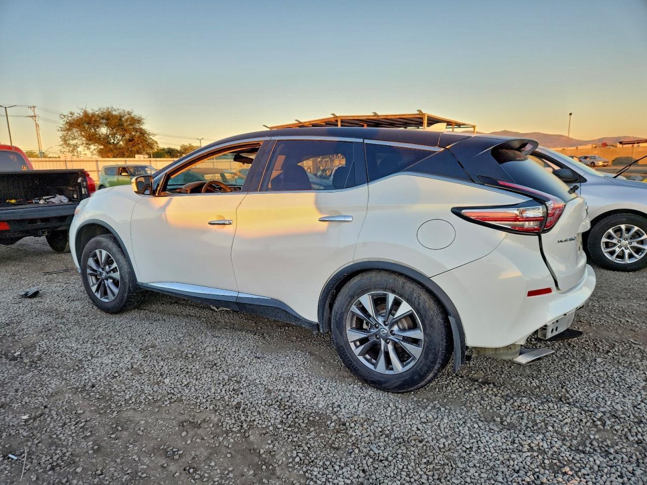 2017 Nissan Murano S - Image 2
