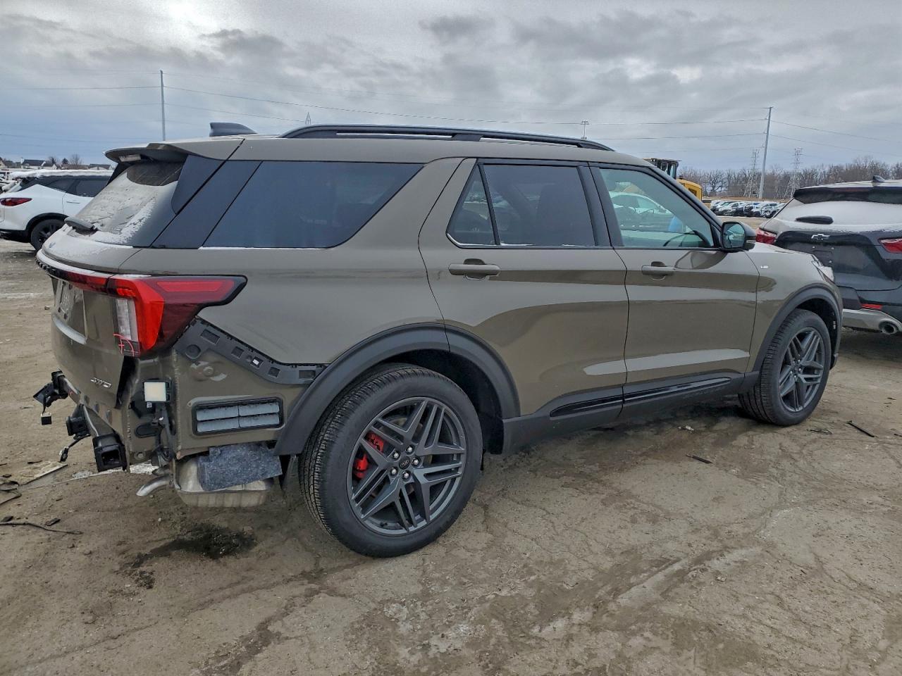 2026 Ford Explorer St-Line - Image 3