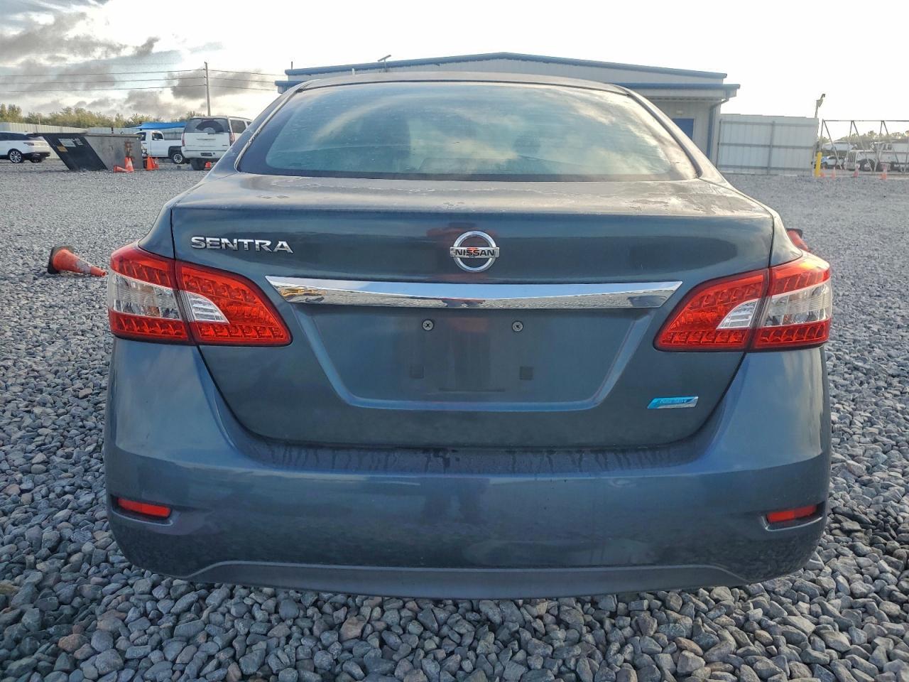 2014 Nissan Sentra S - Фото 6