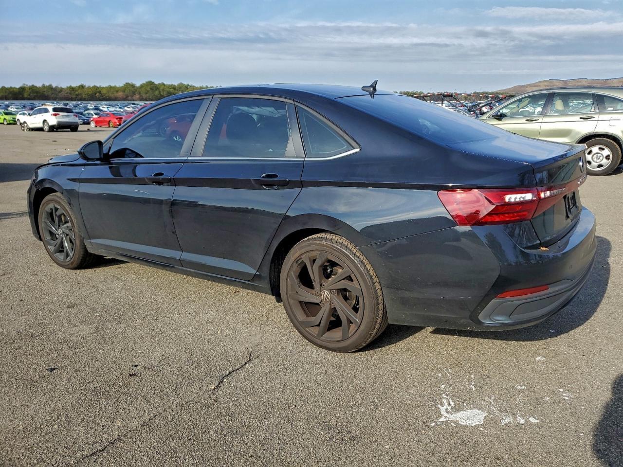 2025 Volkswagen Jetta Se - Фото 2