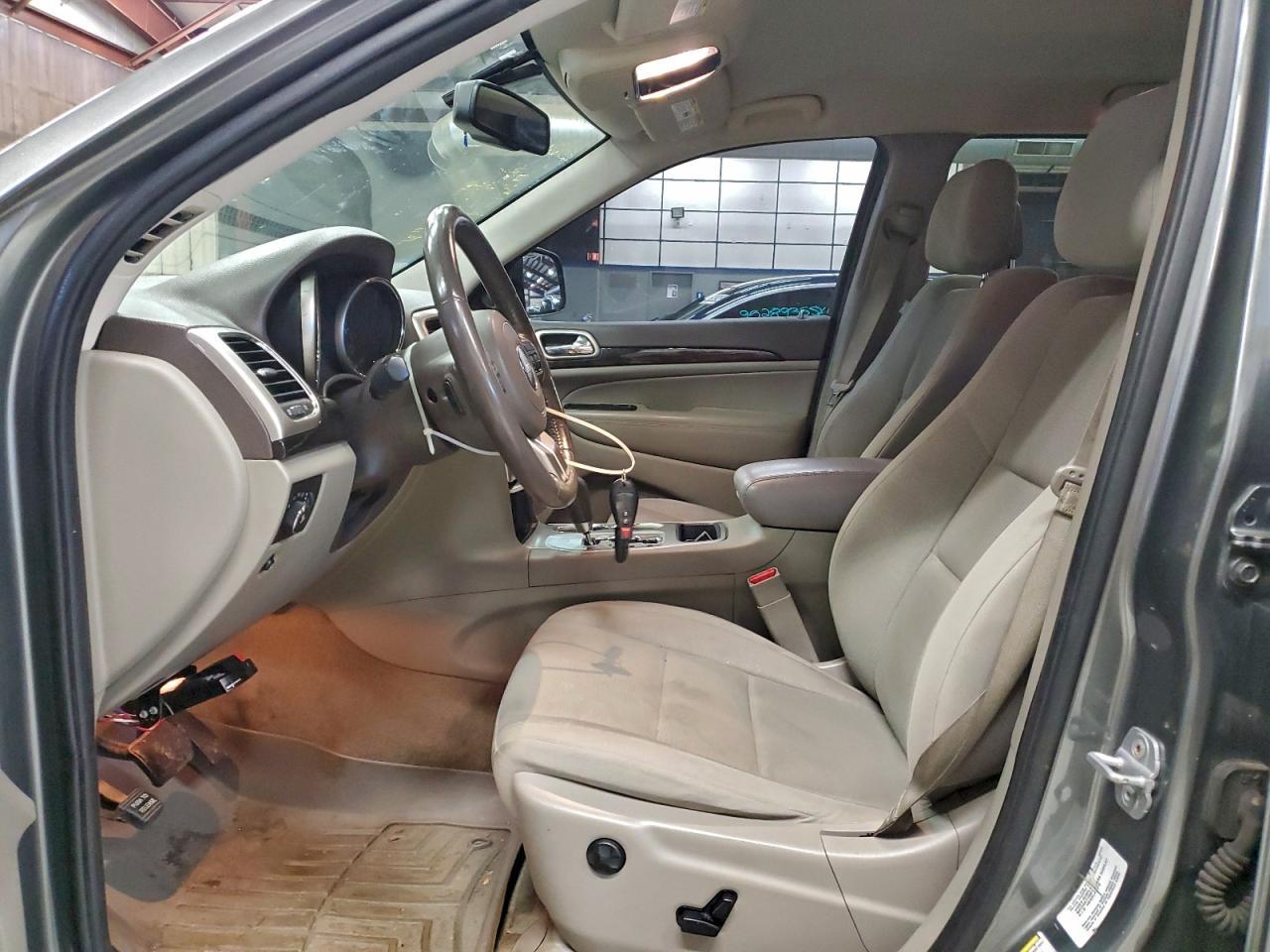 2012 Jeep Grand Cherokee Laredo - Image 7