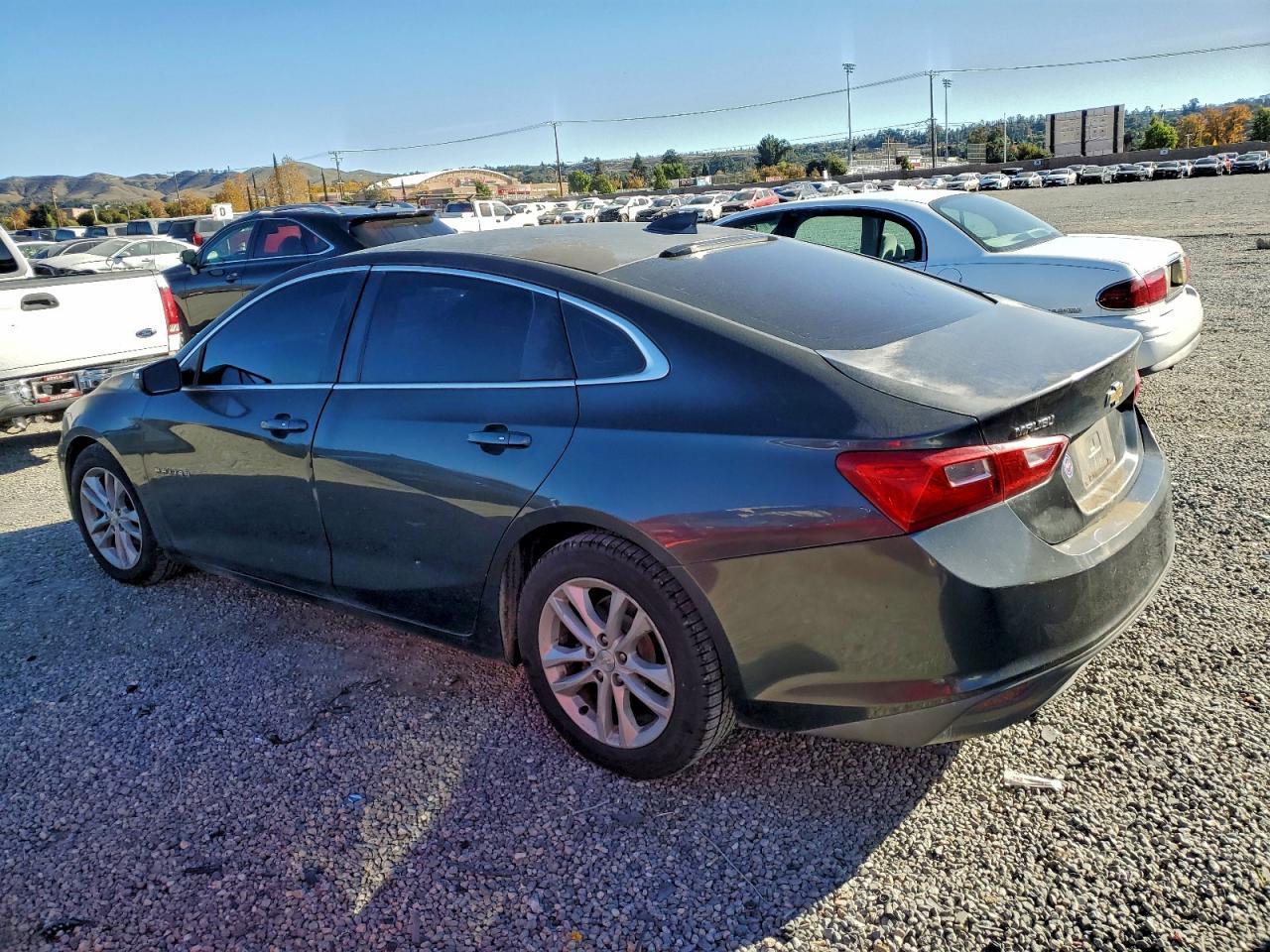 2018 Chevrolet Malibu Lt - Image 2