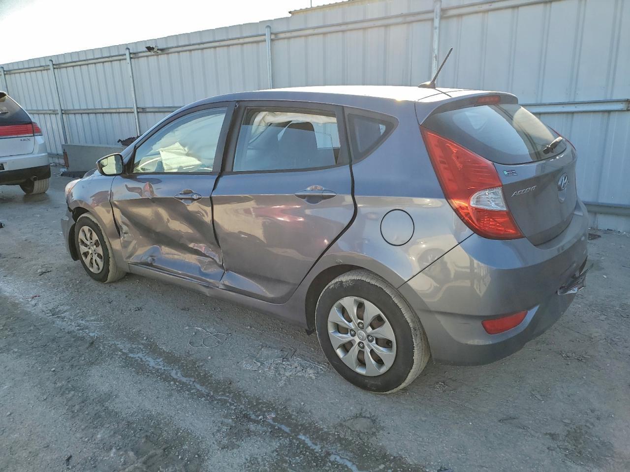 2016 Hyundai Accent Se - Image 2