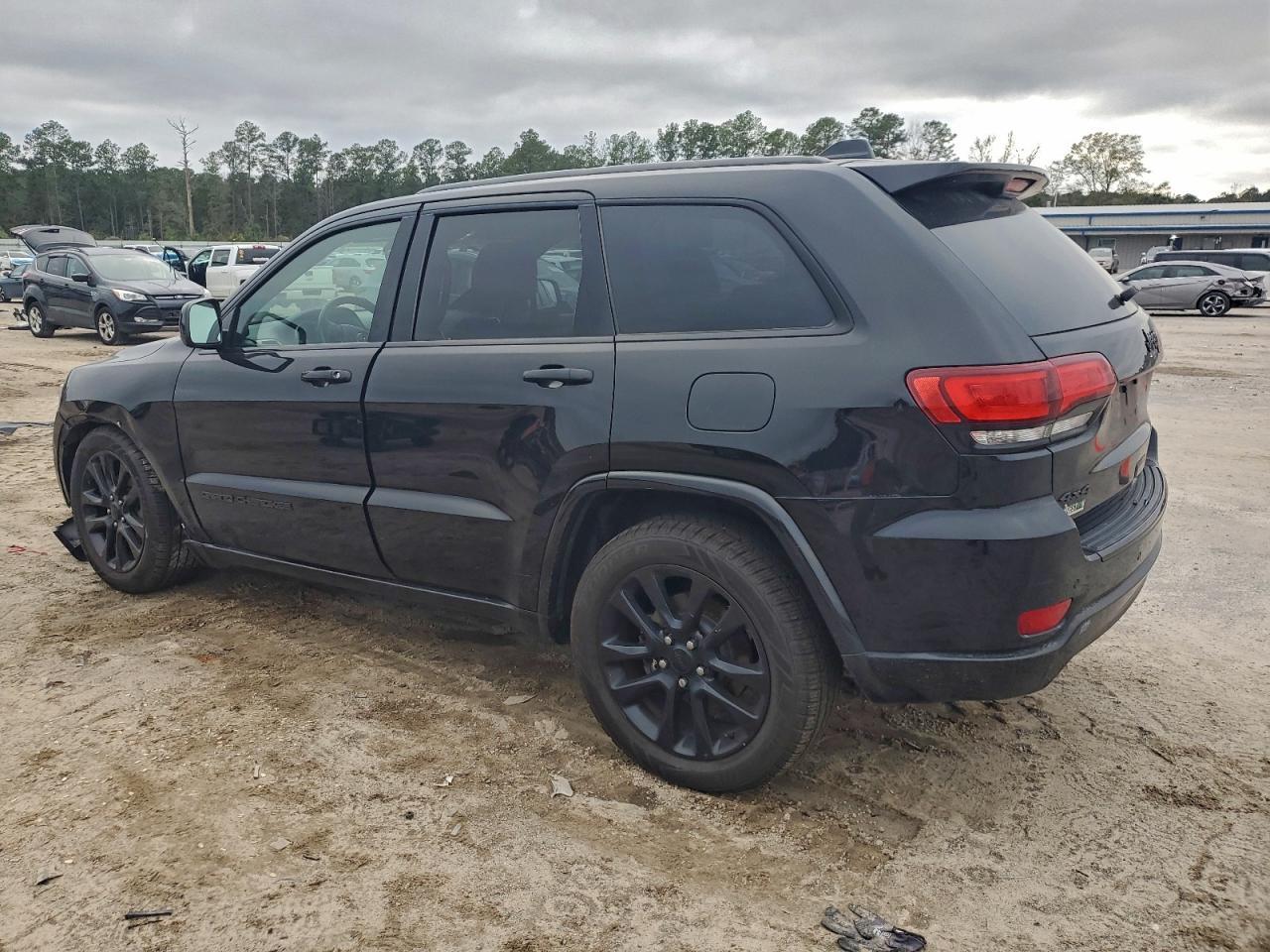 2017 Jeep Grand Cherokee Laredo - Фото 2