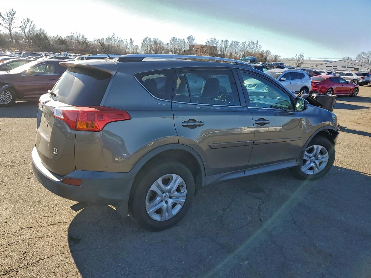 2013 Toyota Rav4 Le - Image 3
