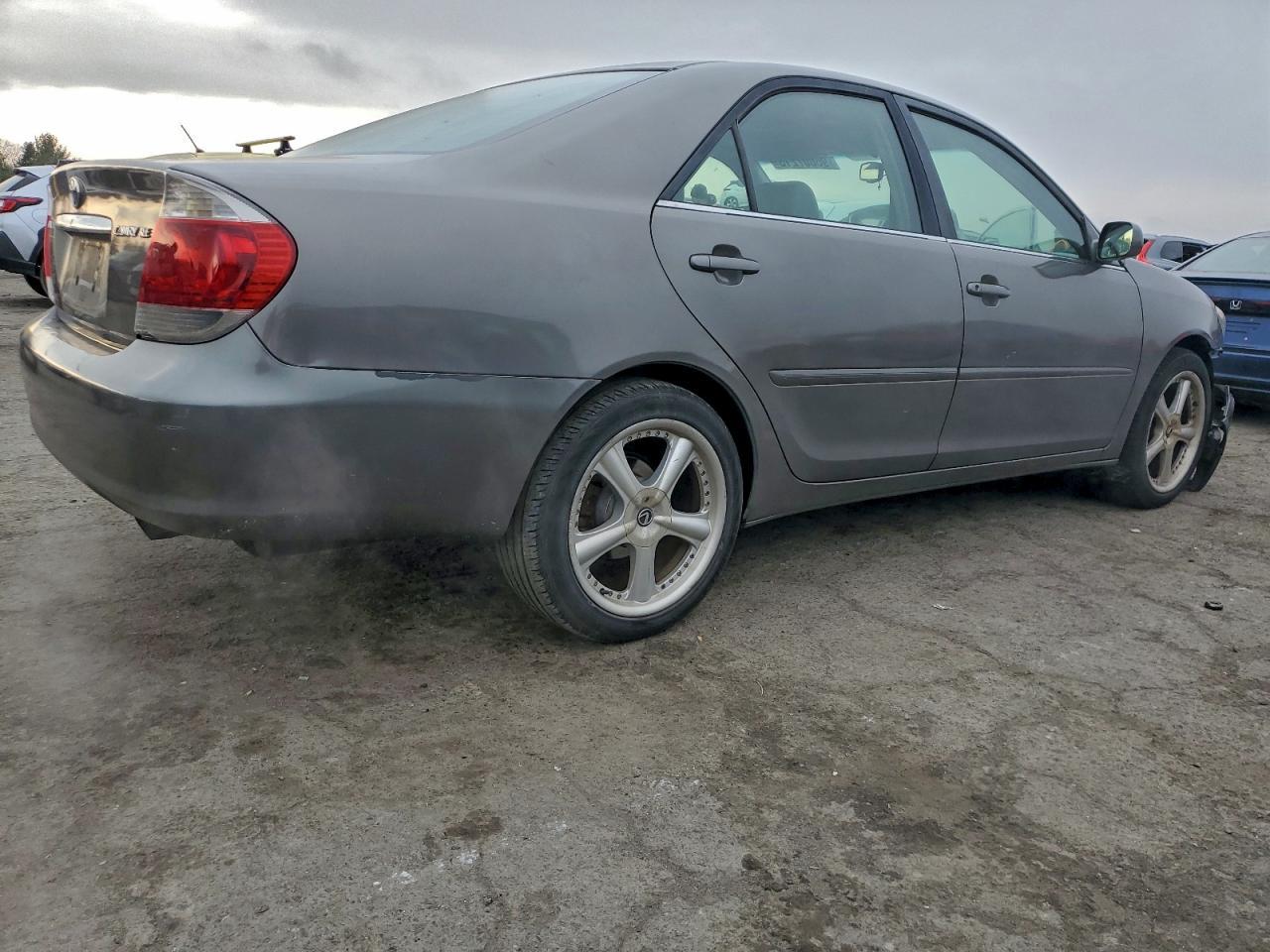 2006 Toyota Camry Le - Image 3
