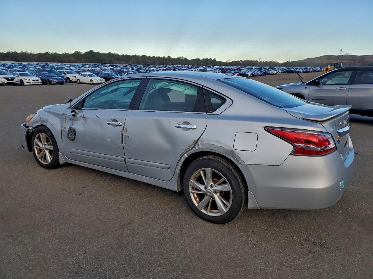 2015 Nissan Altima 2.5 - Image 2