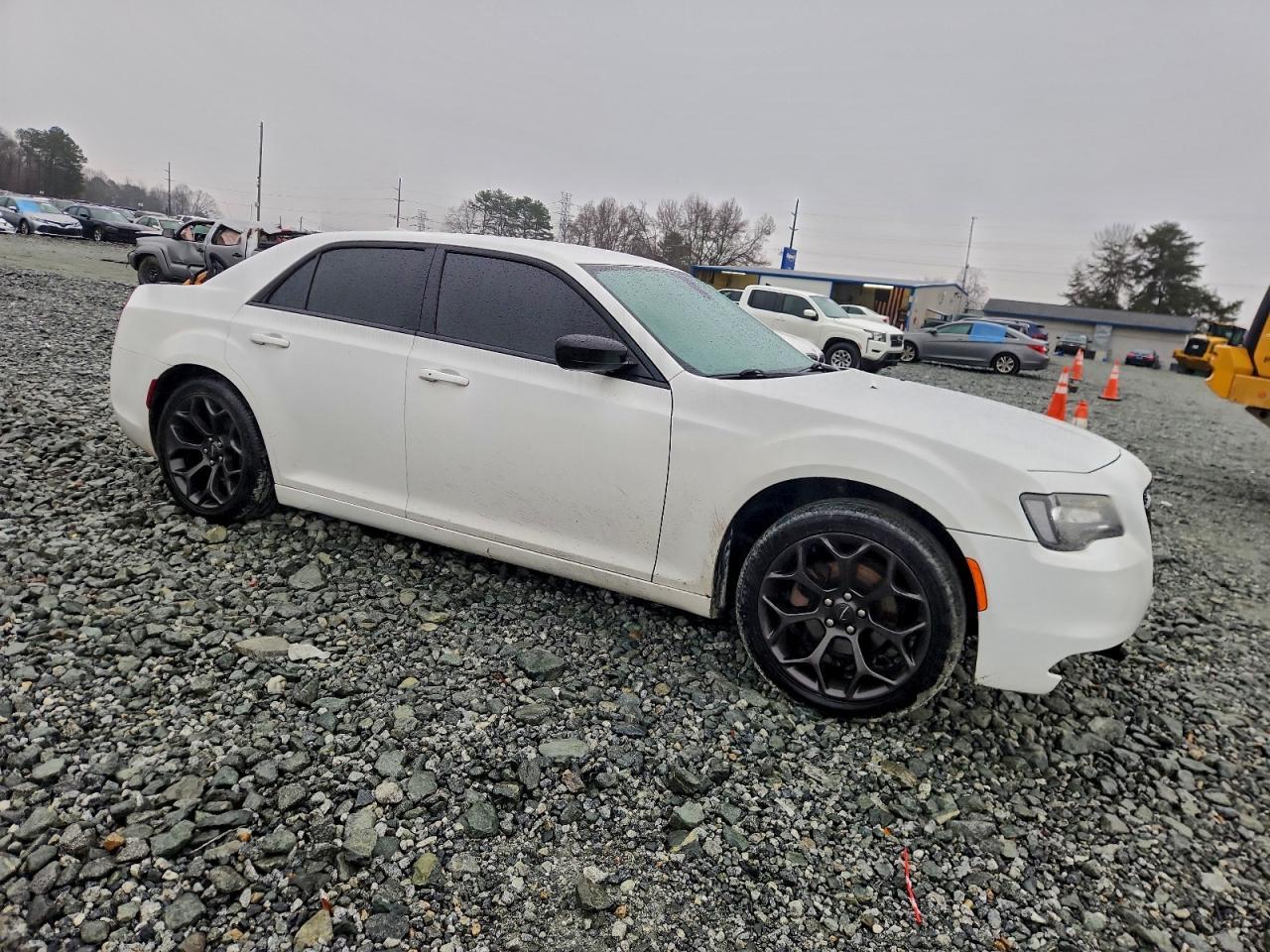 2019 Chrysler 300 Touring - Фото 4