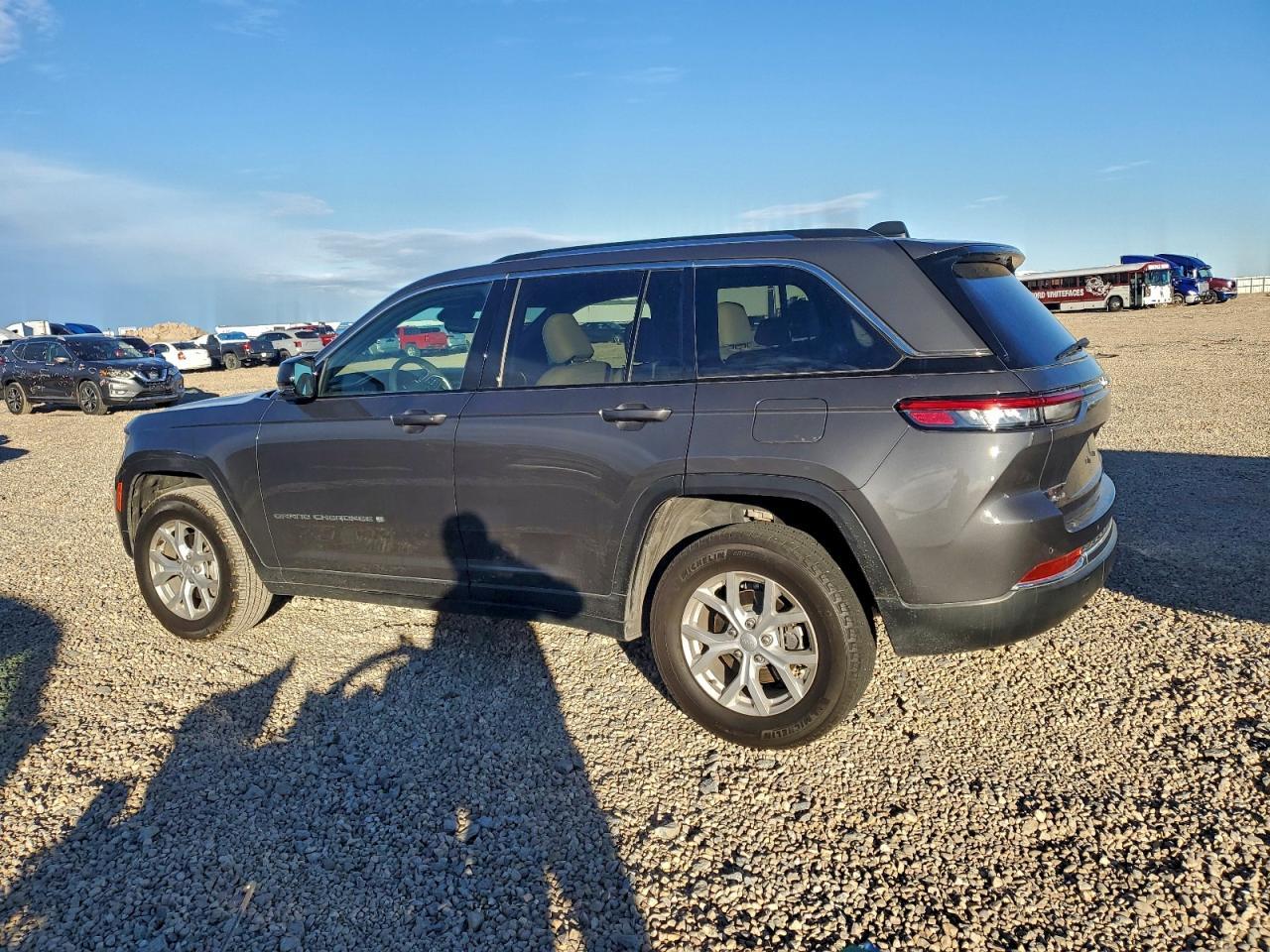 2023 Jeep Grand Cherokee Limited - Image 2