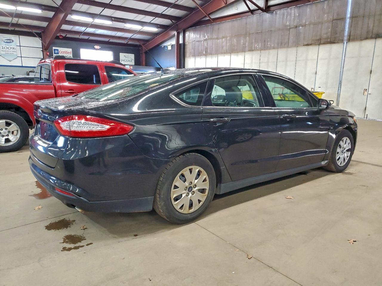 2014 Ford Fusion S - Фото 3
