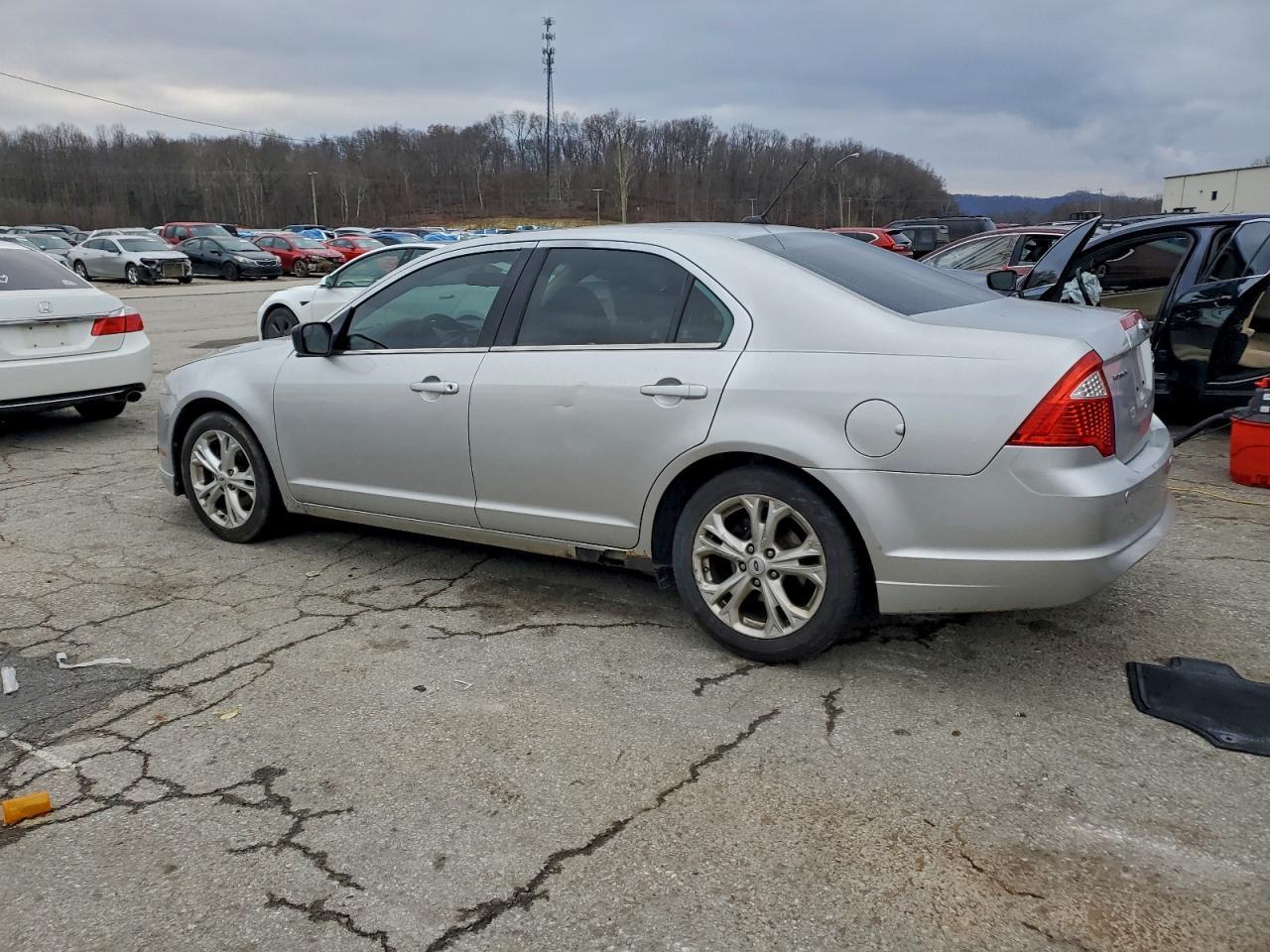 2012 Ford Fusion Se - Image 2