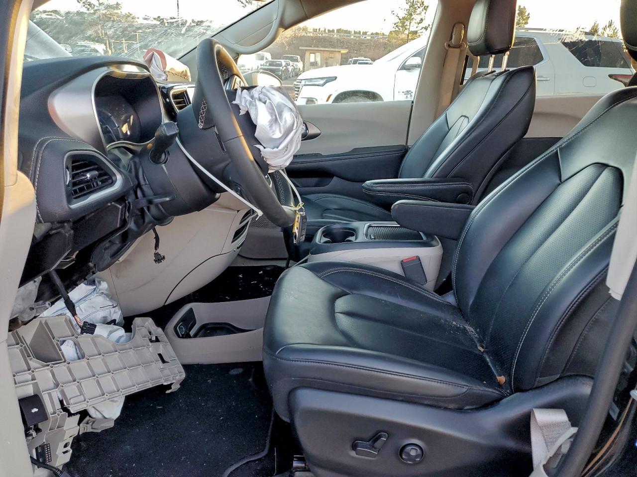 2023 Chrysler Pacifica Hybrid Touring L - Фото 7