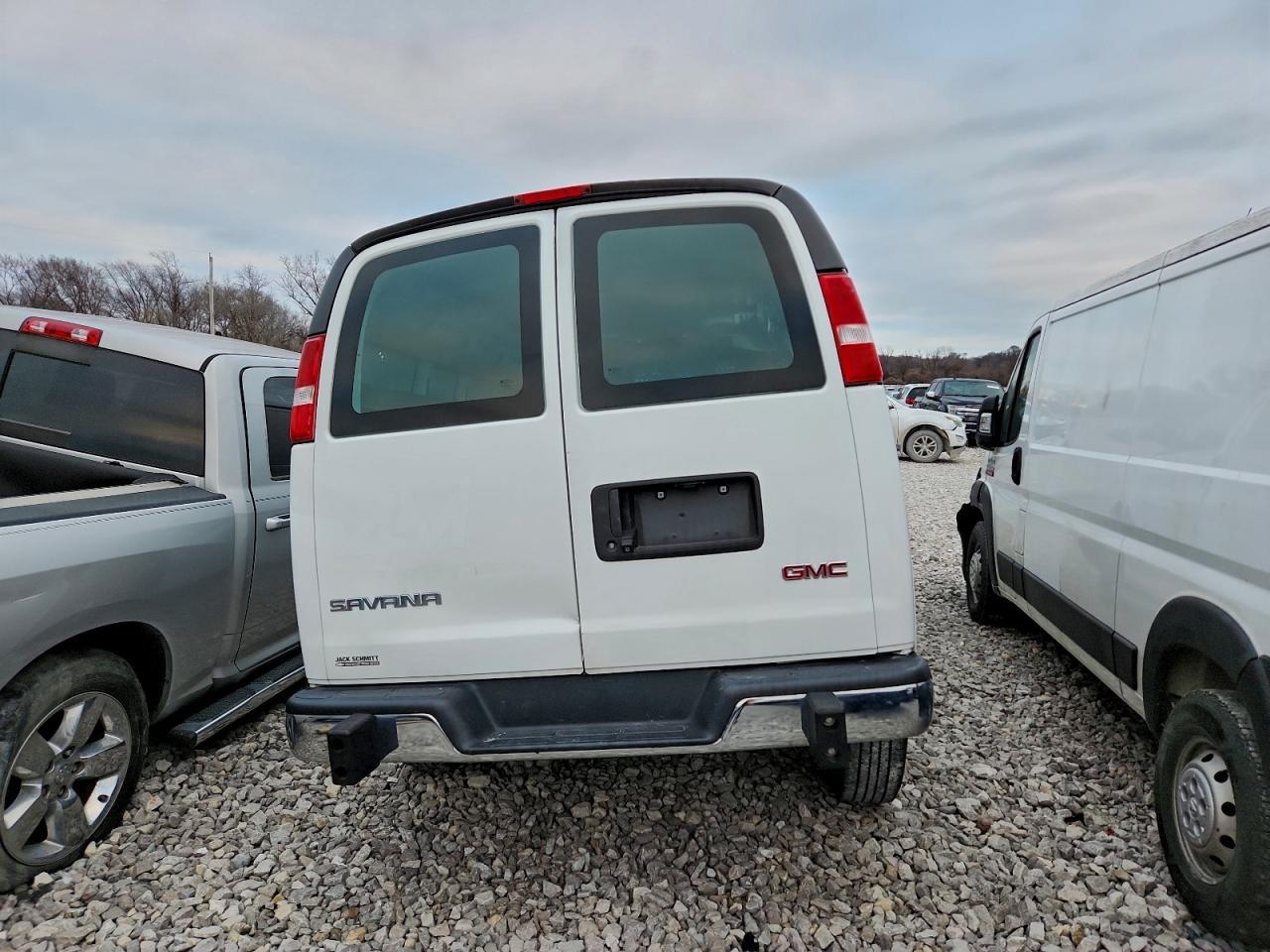 2020 GMC Savana G2500 - Фото 6